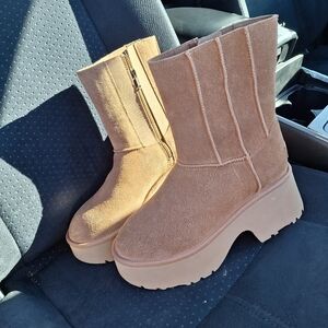 UGG Women'S Classic New Heights Twin Seam Boots BNWT Size 9